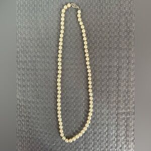 1985 Elegant Cream REAL Pearl Necklace
